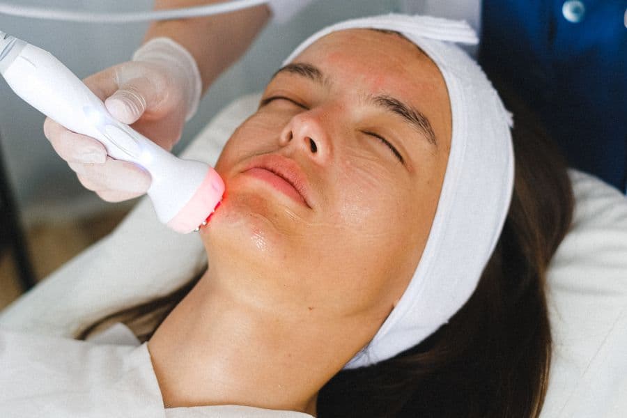 Sesión de Indiba facial en Aura Estética Avanzada, Rivas-Vaciamadrid
